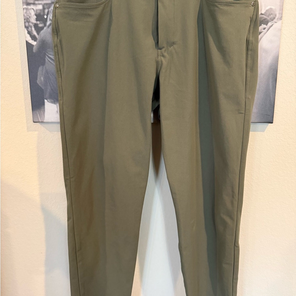 Lululemon ABC Pants Men’s Size 32 Excellent Condition
